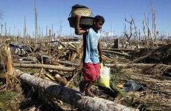 Philippine typhoon toll passes 700 