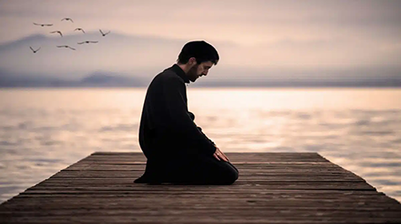 المسارعة بالتوبة.. سعادة في الدنيا والآخرة