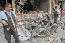 Car bomb hits Iraqi police station