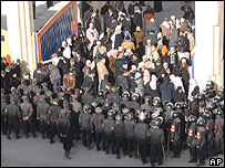 Stranded pilgrims riot in Egypt