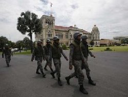 Bangkok reopens for business 