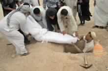 US Troops Kill 20 Iraqis in Najaf Mosque